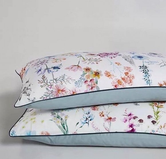 Комплект постільної білизни Білий з польовими квітами 200х230 см Комплект постільної білизни Білий з польовими квітами 200х230 см