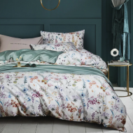 Комплект постільної білизни Білий з польовими квітами 200х230 см Комплект постільної білизни Білий з польовими квітами 200х230 см