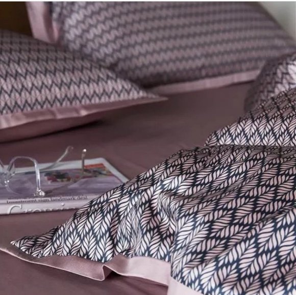 Комплект постільної білизни Стильна геометрія 200х230 см Комплект постільної білизни Стильна геометрія 200х230 см