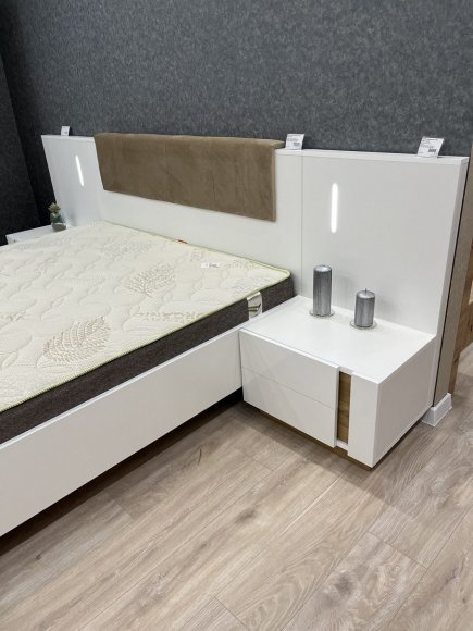 Ліжко (каркас) Perfect Home Арко / Arco 160 з м'яким ізголів'ям двоспальне Білий глянець/дуб грандсон (PFH-091045) Ліжко (каркас) Perfect Home Арко / Arco 160 з м'яким ізголів'ям двоспальне Білий глянець/дуб грандсон (PFH-091045)