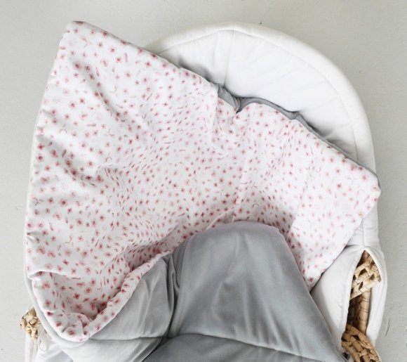 Ковдра двостороння 80х100 см Pink Flowers lullalove-1380 Ковдра двостороння 80х100 см Pink Flowers lullalove-1380